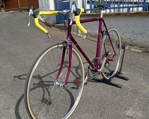 Vélo de course Vintage La Roue d'Or – Équipement Français – Très bon état - Vélos
